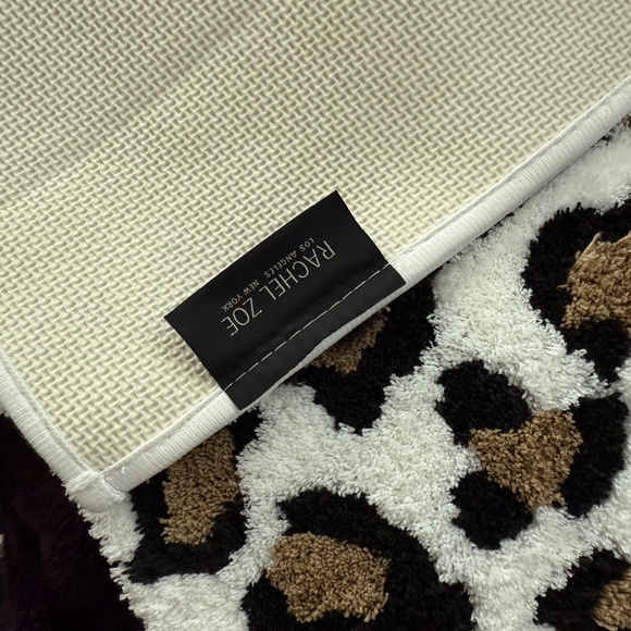 Rachel Zoe Leopard Bath Rug 20x32 Designer Luxury Plush Mat Animal Print - Picture 3 of 5